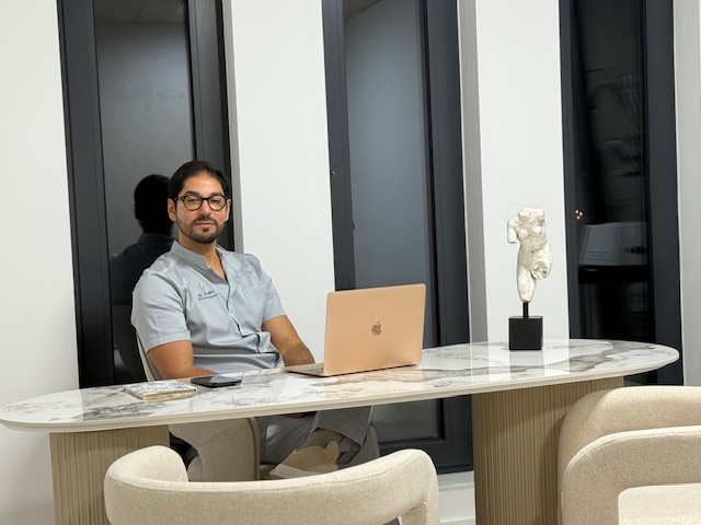 Read Nawas - Chirurg