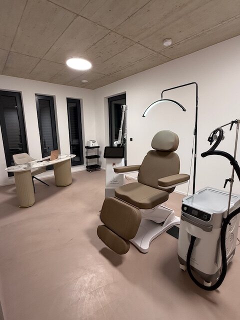 Read Nawas - Chirurg